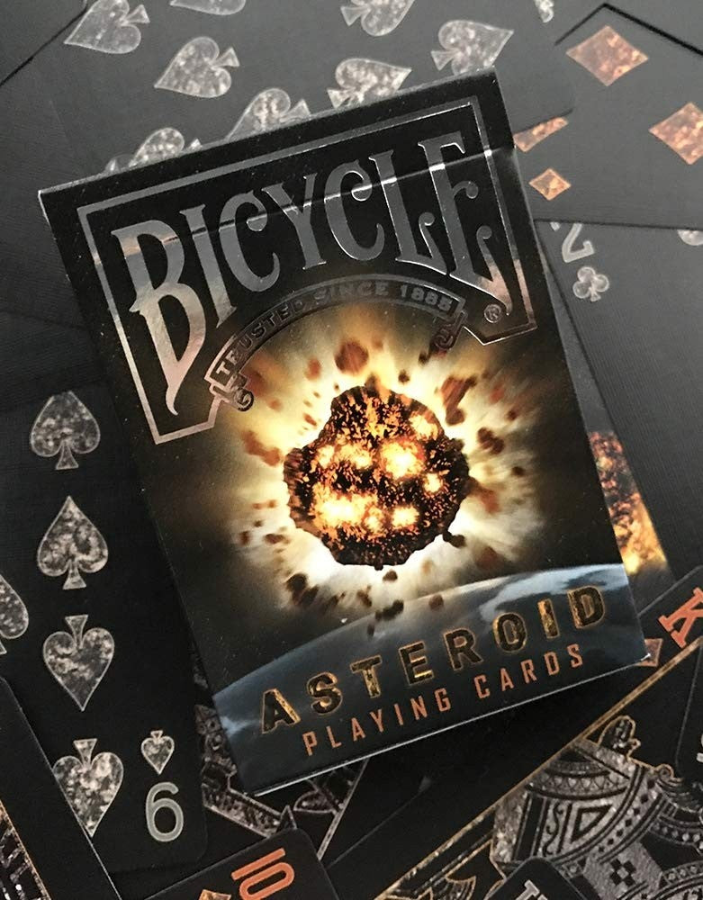 مجموعة أوراق لعب الدراجة الكويكبية
